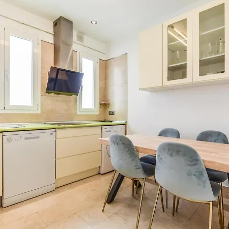 Apartamento En Atocha 10 Personas *