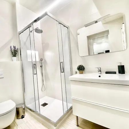 Junto Palacio Real Apartment *