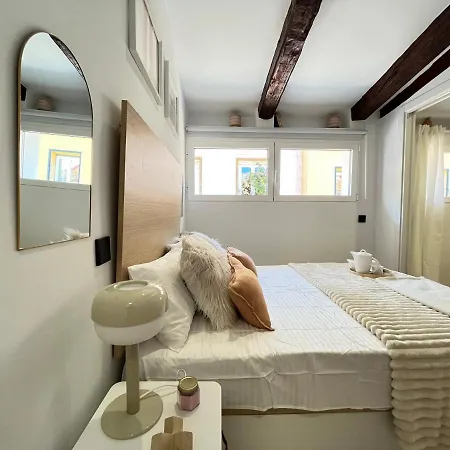 Apartamento Encantador Tirso Molina Exterior Meson Temporal