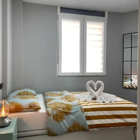 Luminoso Cerca 4 Caminos- Reina Victoria Appartement *