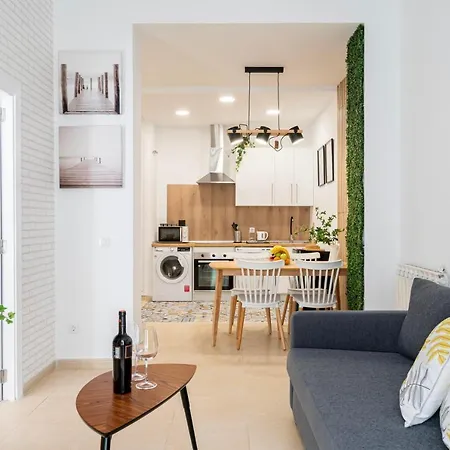 Apartment For Elegante Y Bonito Temporal En El Corazon De Inf1c *