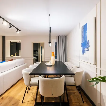 Stylish 4 +patio Luxury Gran Via Apartment *