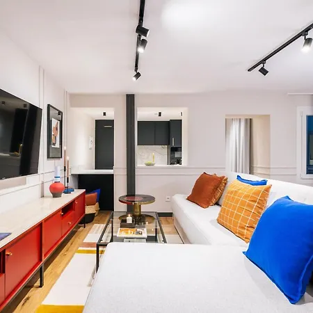 Stylish 4 +patio Luxury Gran Via Madrid