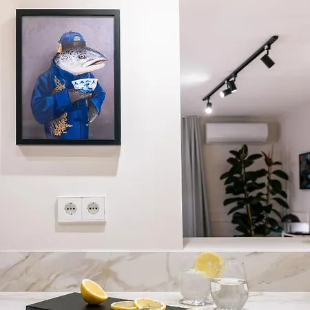 Stylish 4 +patio Luxury Gran Via Apartment *