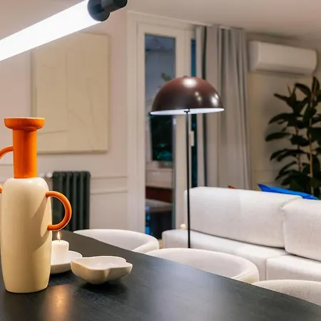 Stylish 4 +patio Luxury Gran Via *