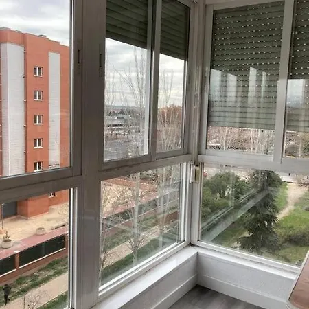 Silencioso, Luminoso Y Familiar Apartamento Apartment Madrid