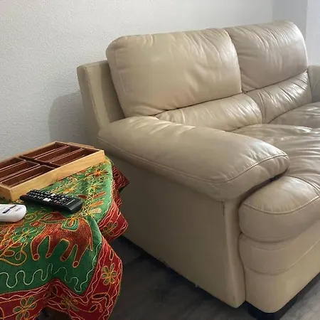Silencioso, Luminoso Y Familiar Apartamento *