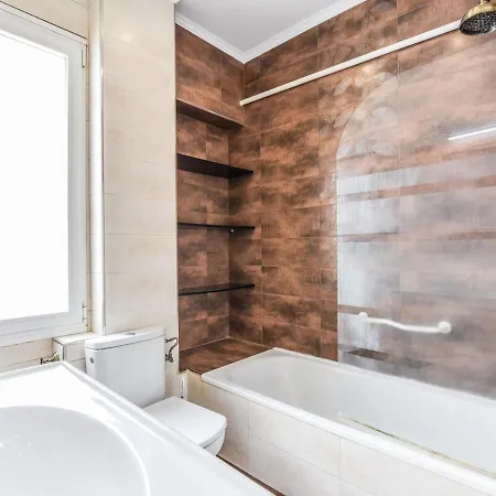 Apartamento En Atocha 10 Personas *