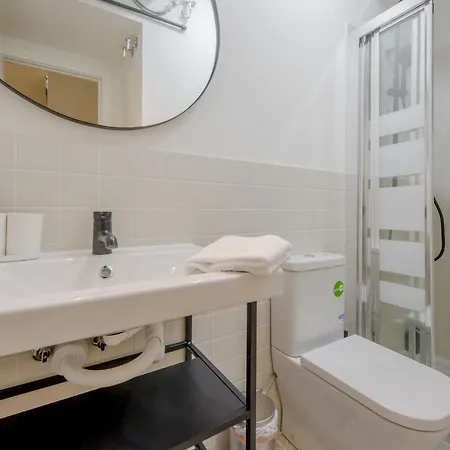 Modern Apt & Cool Interior Design En El Retiro * Madrid