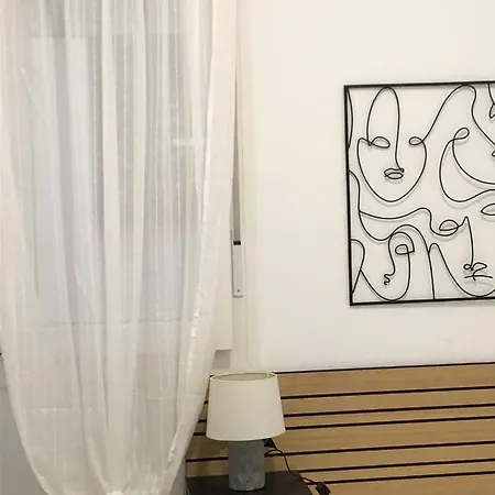 2 A 6 Pax Museos Y Ronda De Atocha Apartment
