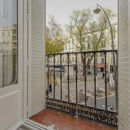 Spacious New 7 En La Plaza De Tirso De Molina Madrid
