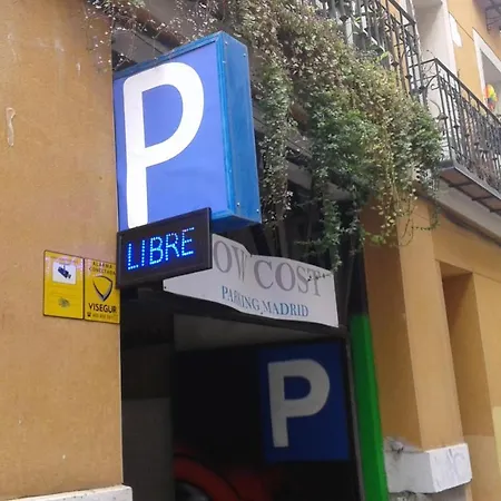 Exclusive Quietness In The Heart Of With Public Parking, Breakfast, 2 Bathrooms Apartment Madrid