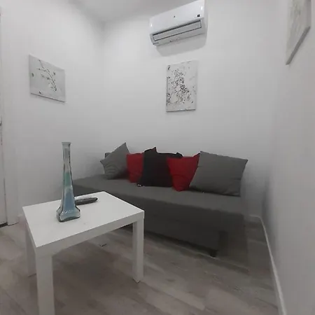 Alto 1b Apartment