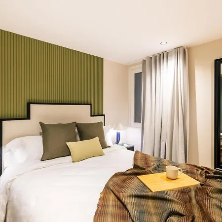 Stylish 4 +patio Luxury Gran Via Madrid