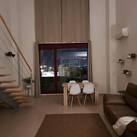 Acogedor Loftcon Garaje A 10min Del Aeropuerto E Ifema Apartment