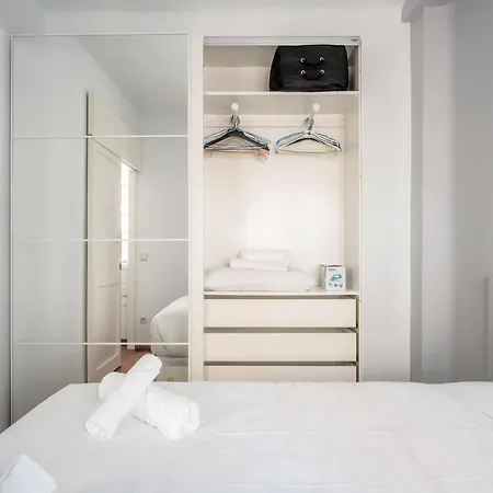 Apartment 2 Bedrooms 1 Bathroom Furnished - Anton Martin - Vintage - Mintystay