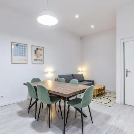 Apartamento Reformado En Malasana 6 Personas *