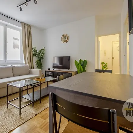 Centrico Apt En La Calle Toledo 77 Apartamento