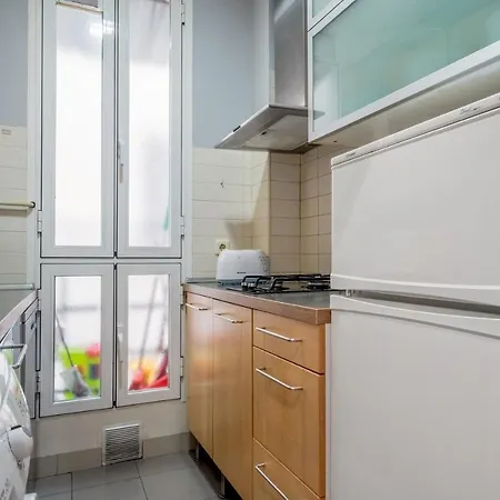 2 Bedrooms 1 Bathroom Furnished - Anton Martin - Vintage - Mintystay Apartment