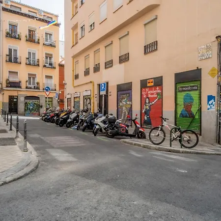 Apartment 2 Bedrooms 1 Bathroom Furnished - Anton Martin - Vintage - Mintystay
