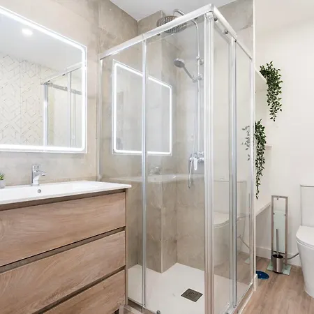 Apartamento For Moderno Temporal Cerca Zoo Y Del Parque De Atracciones Ceb76