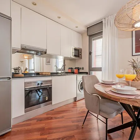Luxury In Barrio Palacio Apartment