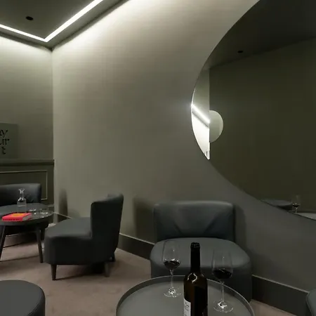 Chic & Basic Dot 酒店 马德里