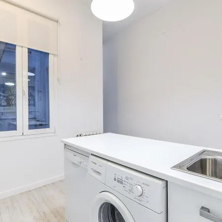 Apartamento Reformado En Malasana 6 Personas Apartment *