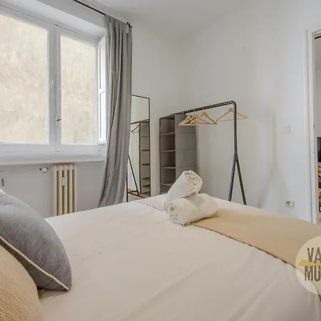 Centrico Apt En La Calle Toledo 77 Apartamento