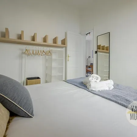 And Cool Apt 7pax En La Latina-centro Apartment Madrid