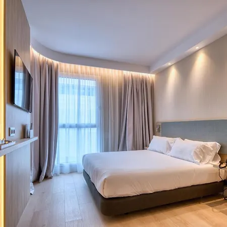 Express - - Airport By Ihg Madrid