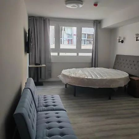 Golden 21*** Guest house