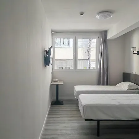 Golden 21*** Guest house Madrid