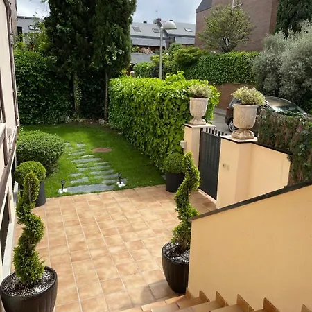 Holiday home Moderna Casa De Lujo Con Jacuzzi En El Jardin *