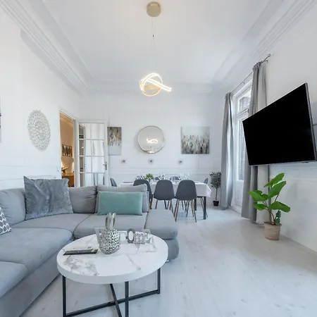 Apartment Penthouse Deluxe Granvia, By Monaro