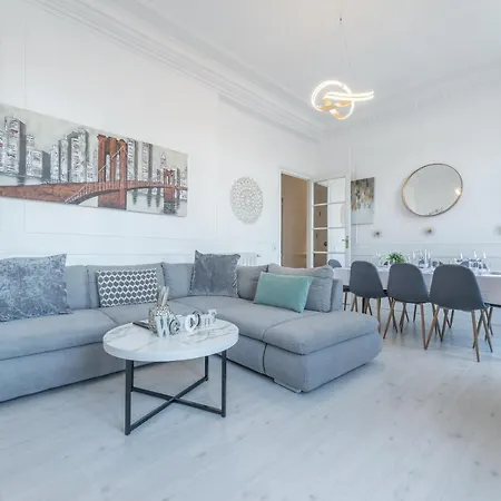 Penthouse Deluxe Granvia, By Monaro Madrid