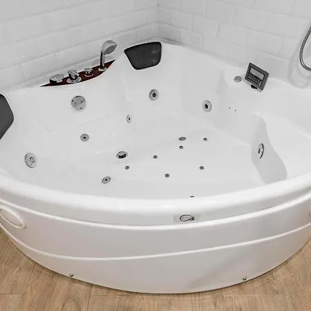 El Triangulo Del Arte - Jacuzzi