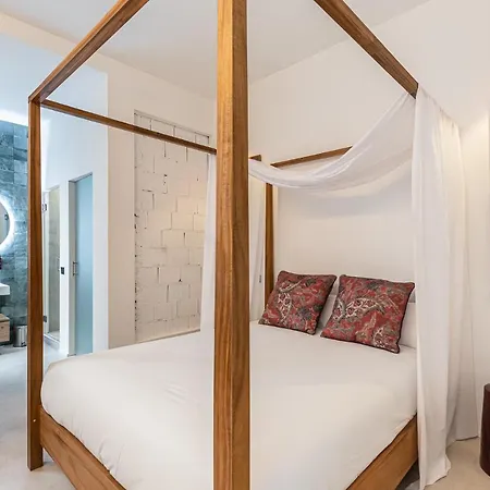 Queens House Chueca Guest house