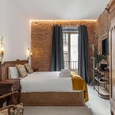 Queens House Chueca Guest house