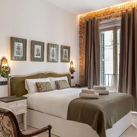 Queens House Chueca Guest house