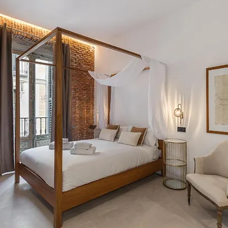 Queens House Chueca Guest house *