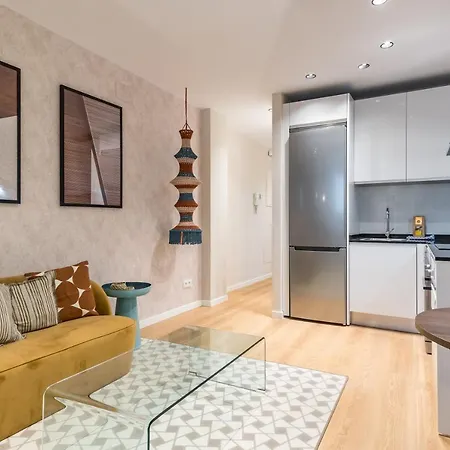 Modern, Bright - 1bd 1bth -lavapies Apartment Madrid