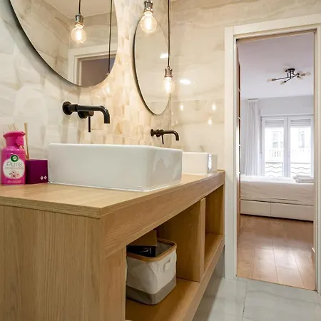 3 Bedrooms 2 Bathrooms Furnished - Salamanca - Stylish - Mintystay * Madrid
