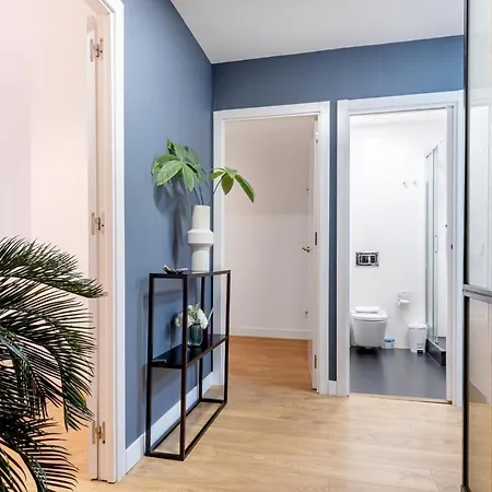 3 Bedrooms 2 Bathrooms Furnished - Salamanca - Stylish - Mintystay Apartment