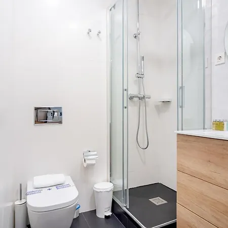 3 Bedrooms 2 Bathrooms Furnished - Salamanca - Stylish - Mintystay Apartamento
