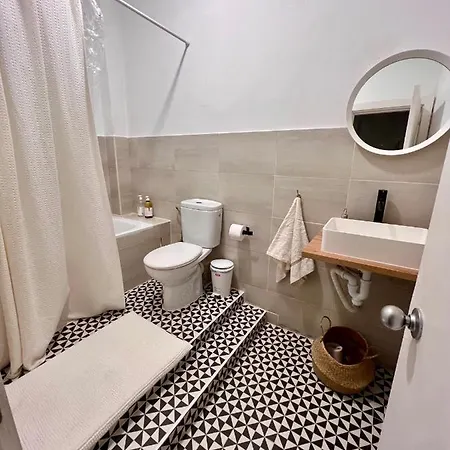 Urban Fuencarral Guest house *