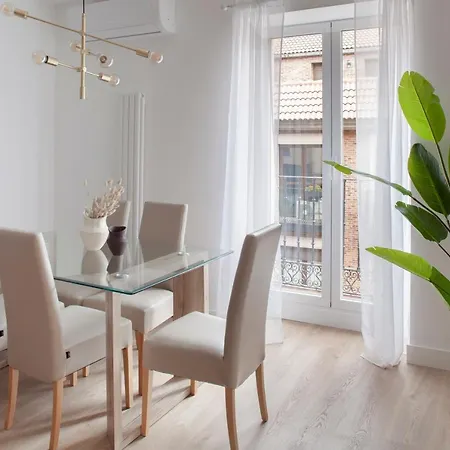 Plaza Espana Iii Calle Leganitos 2br 2bh Apartment *