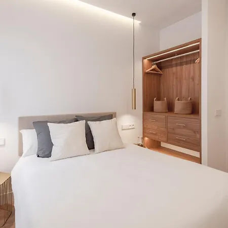 Plaza Espana Iii Calle Leganitos 2br 2bh Apartment