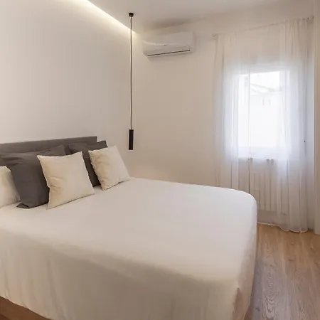 Plaza Espana Iii Calle Leganitos 2br 2bh Apartment