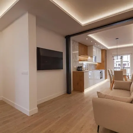 Gran Via I Calle De Silva 2br 2bh Apartamento